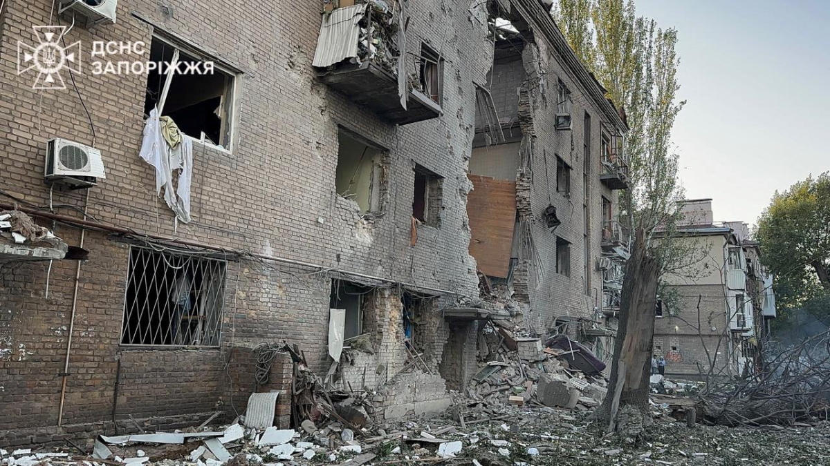 A view of an apartment building hit by a Russian air strike, amid Russia’s attack on Ukraine, in Zaporizhzhia, Ukraine September 29, 2024. (REUTERS)