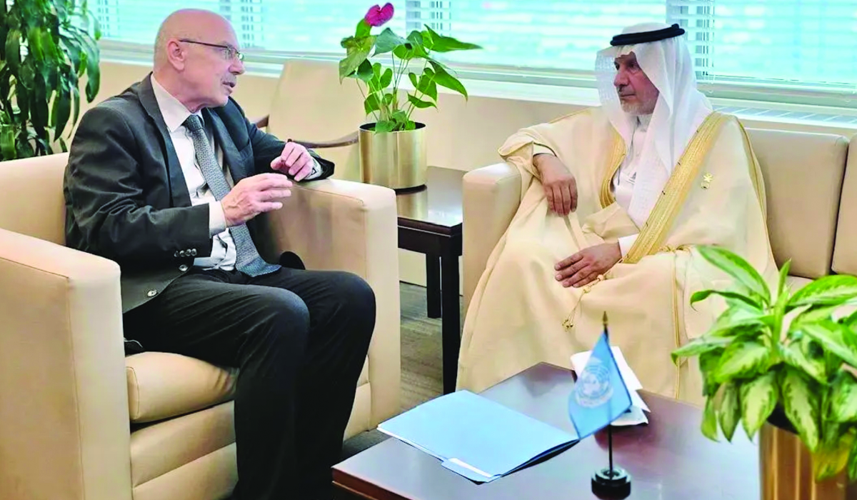 Dr. Abdullah Al-Rabeeah (R) and Vladimir Voronkov discussed humanitarian issues in Riyadh. (Supplied)