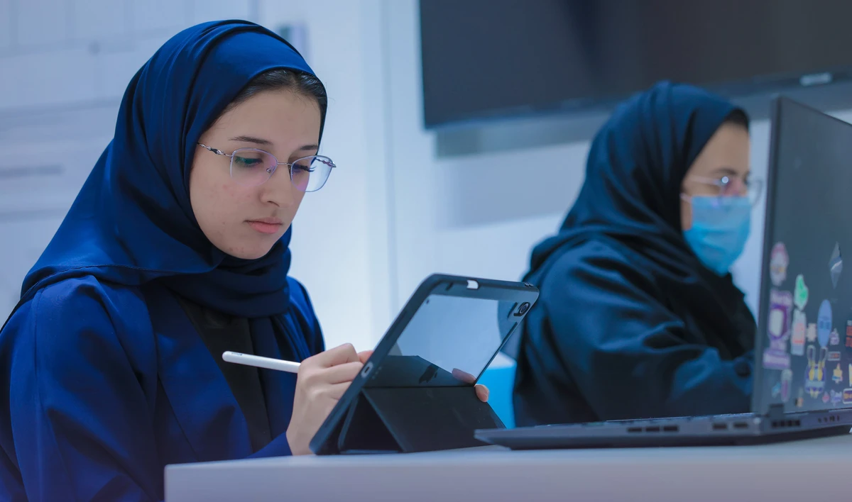Open to students, graduates and employees, the programs offer flexible in-person and online sessions, using advanced learning methods and best practices. (File photo/X: @TuwaiqAcademy)