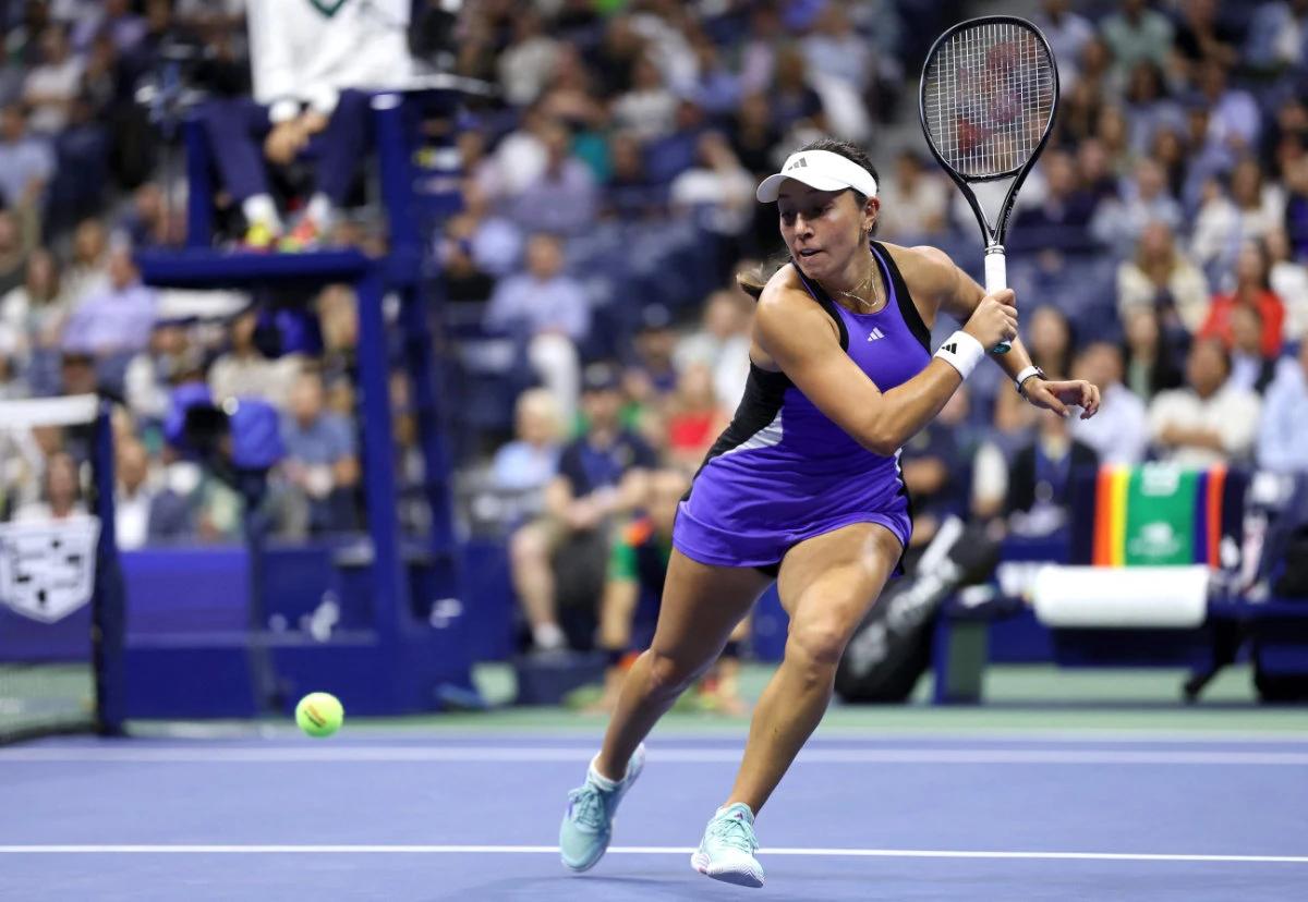 Jessica Pegula returns a shot against Karolina Muchova during their Women's Singles Semifinal match on Day Eleven of the 2024 US Open on September 05, 2024 in New York City. (Getty Images/AFP)