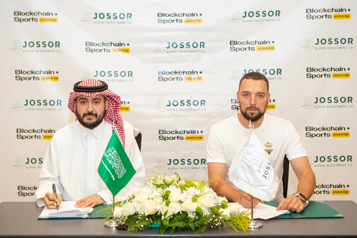 Abdulrahman Al-Qarni, chairman of Jossor Alpha Investment and Dmitry Saksonov, founder of Blockchain Sports Ecosystem, at the signing ceremony in Riyadh. Photo/Supplied