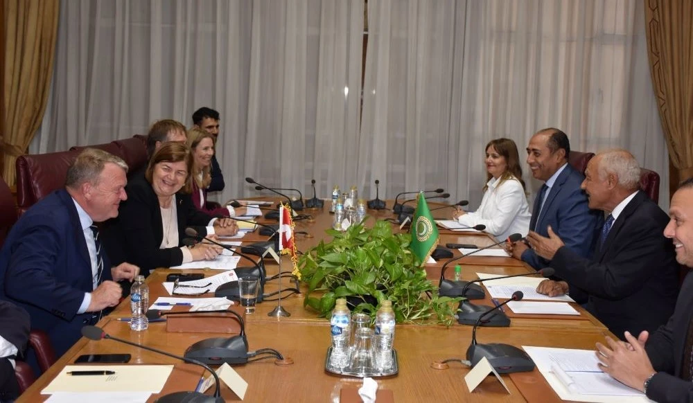 Ahmed Aboul Gheit met with Lars Lokke Rasmussen, Denmark’s minister of foreign affairs, at the headquarters of the General Secretariat in Cairo. (X/@arableague_gs)