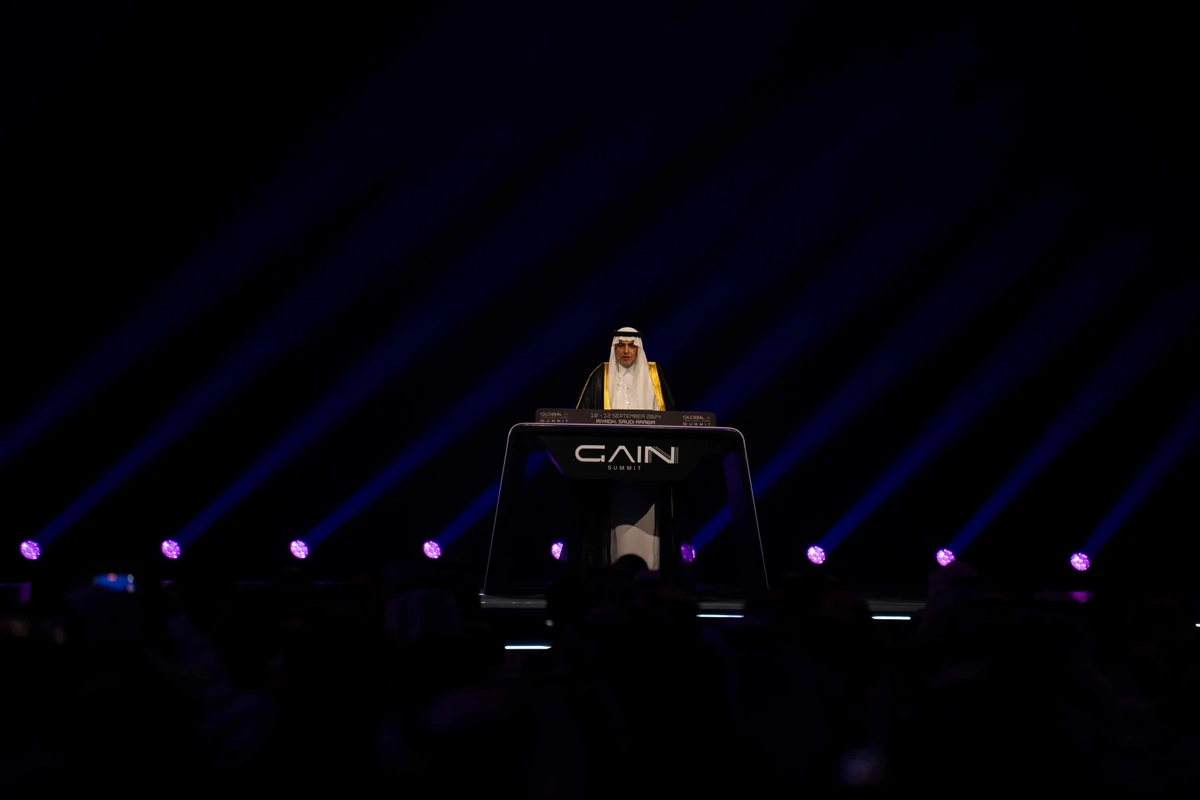 After an opening ceremony featuring silver-clad dancers twirling neon lights, SDAIA President Abdullah bin Sharaf Al-Ghamdi delivered the opening speech. (AN/File)