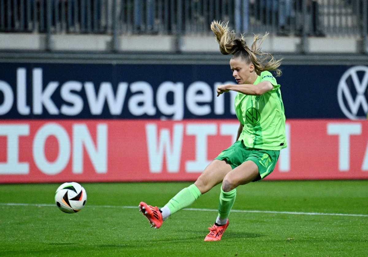 Wolfsburg cruise into Women’s Champions League group stage