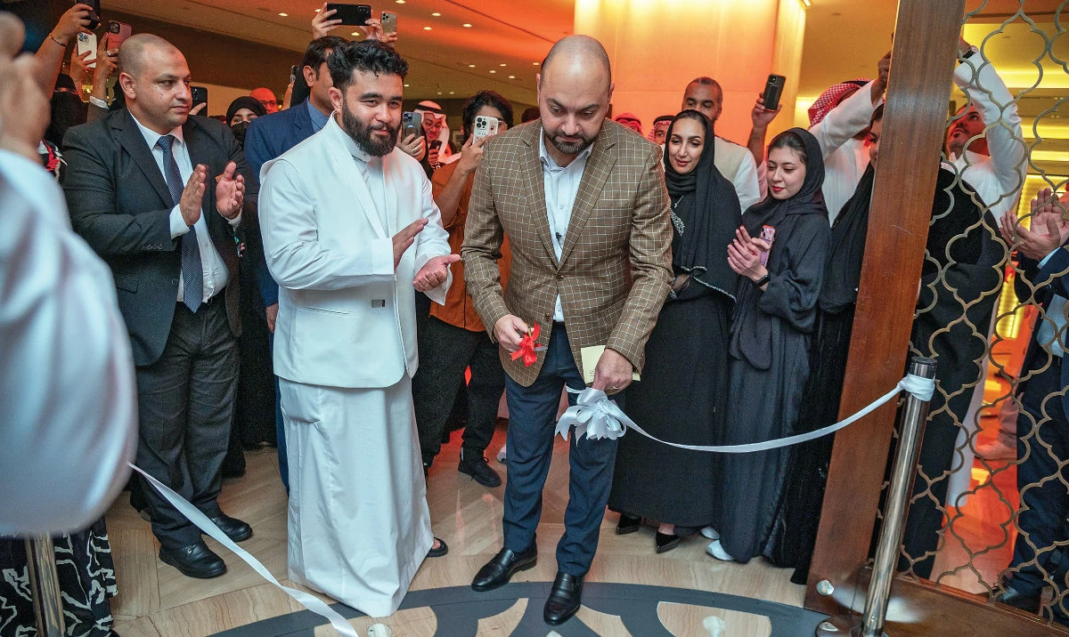 The opening was attended by a diverse group of social media influencers, food enthusiasts, prominent journalists, and business leaders.