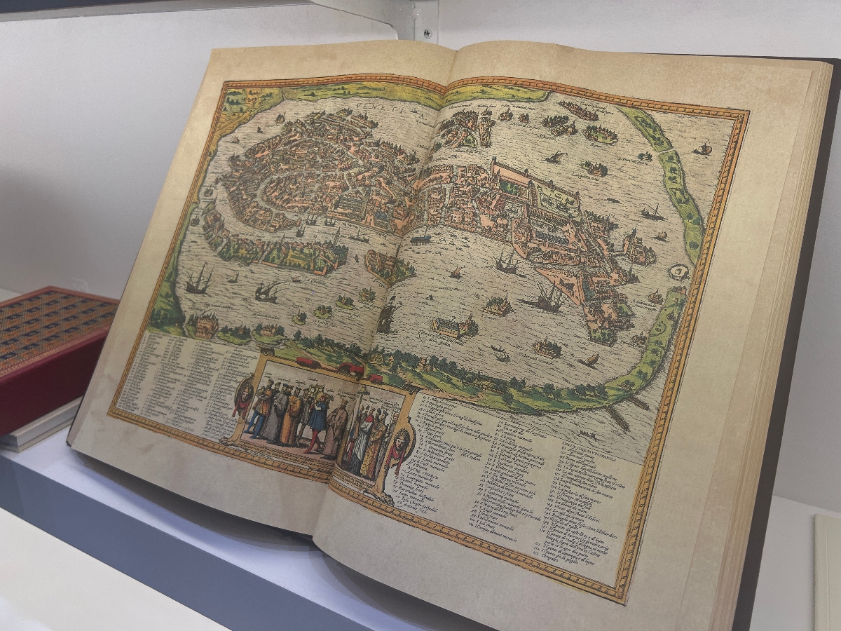 Among their remarkable offerings are the famed notes of Leonardo da Vinci, and a selection of Arabic works, including the renowned Blue Qur’an. (AN photo)