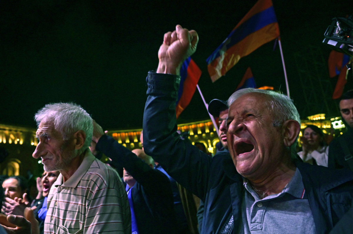 Armenians demonstrate in Yerevan's central Republic Square on Oct. 2, 2024 to demand Prime Minister Pashinyan's resignation. (AFP)
