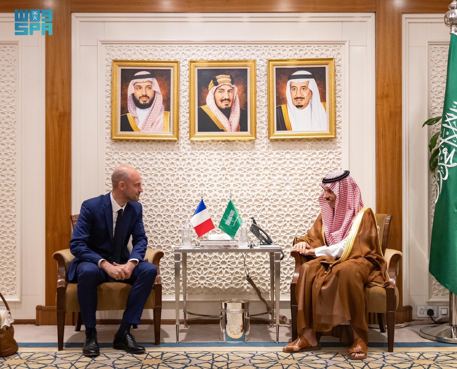 Saudi foreign minister Prince Faisal bin Farhan receives his French counterpart Jean-Noël Barrot in Riyadh. (SPA)