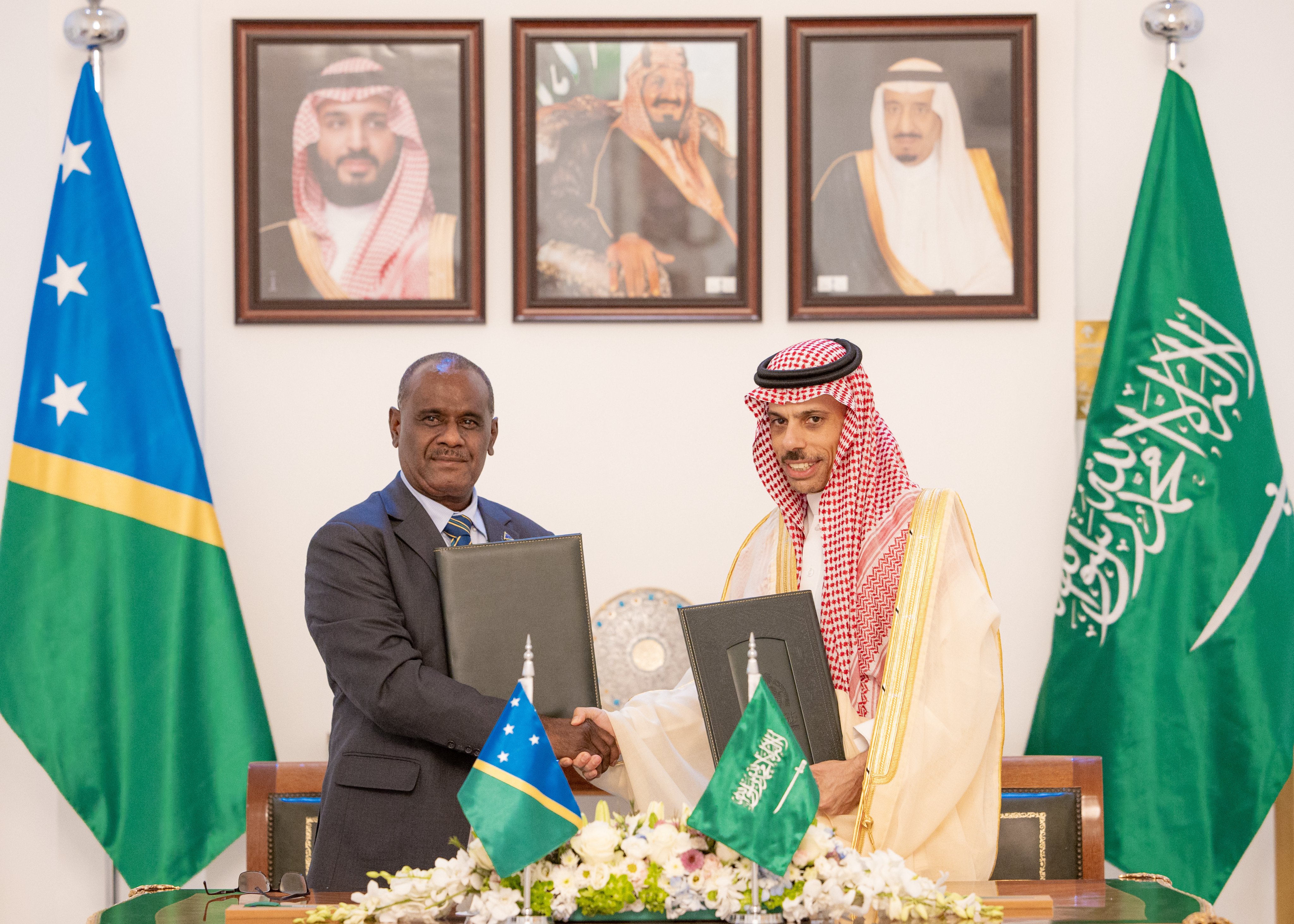 Saudi Foreign Minister Prince Faisal bin Farhan receives the Prime Minister of the Solomon Islands Jeremiah Manele. (SPA)