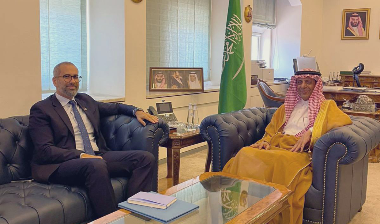 Saudi Arabia’s Deputy Minister for International Multilateral Affairs Abdulrahman Al-Rassi (R) and UN Resident Coordinator in the Kingdom Mohamed El-Zarkani. (MOFA)