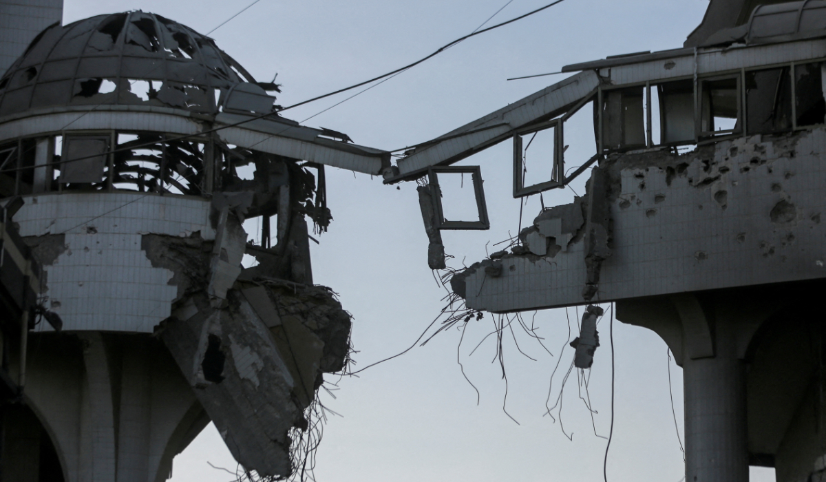 A destroyed part of a building stands at Al Shifa Hospital after Israeli forces withdrew from the hospital and the area around it following a two-week operation, amid the ongoing conflict between Israel and Hamas, in Gaza City April 1, 2024. 9REUTERS)