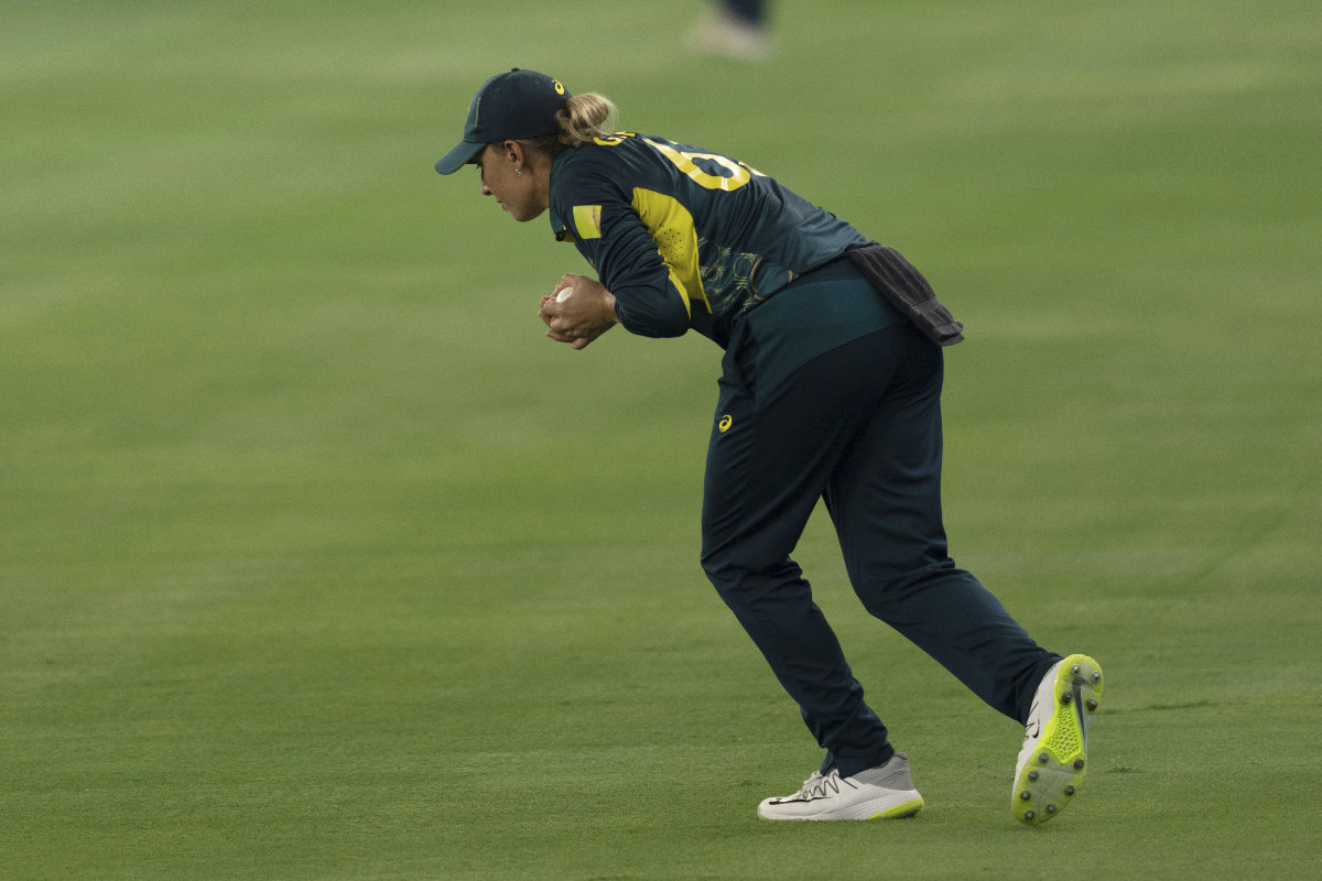 Injury-hit Australia thrash ‘embarrassing’ Pakistan at Women’s T20 World Cup