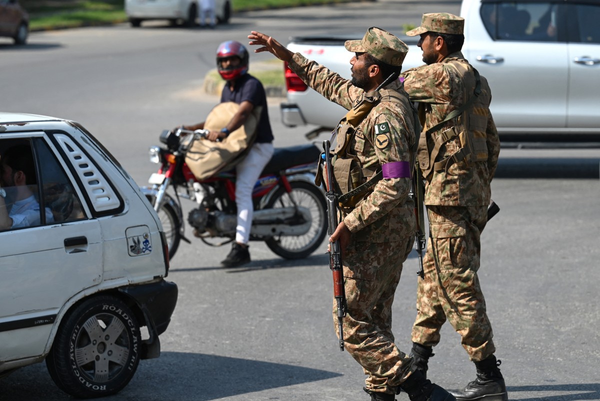 File photo of Pakistani police (AFP)