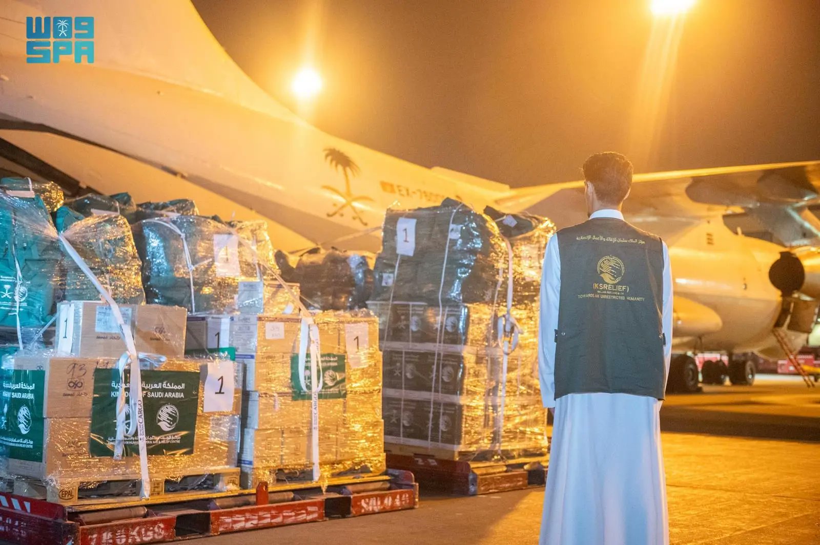 A second Saudi relief plane, operated by the King Salman Humanitarian Aid and Relief Center, left from Riyadh on Monday, carrying food, medical supplies and shelter aid to Beirut International Airport. (SPA)