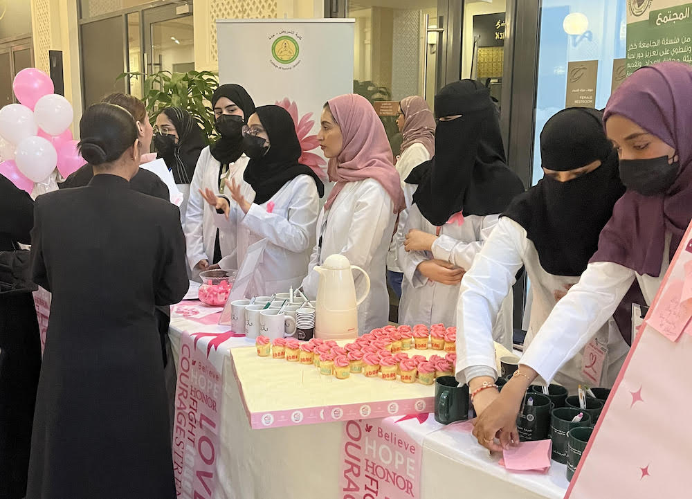 A breast cancer awareness event was held recently in Jeddah to promote early detection of the disease. (Afshan Aziz )