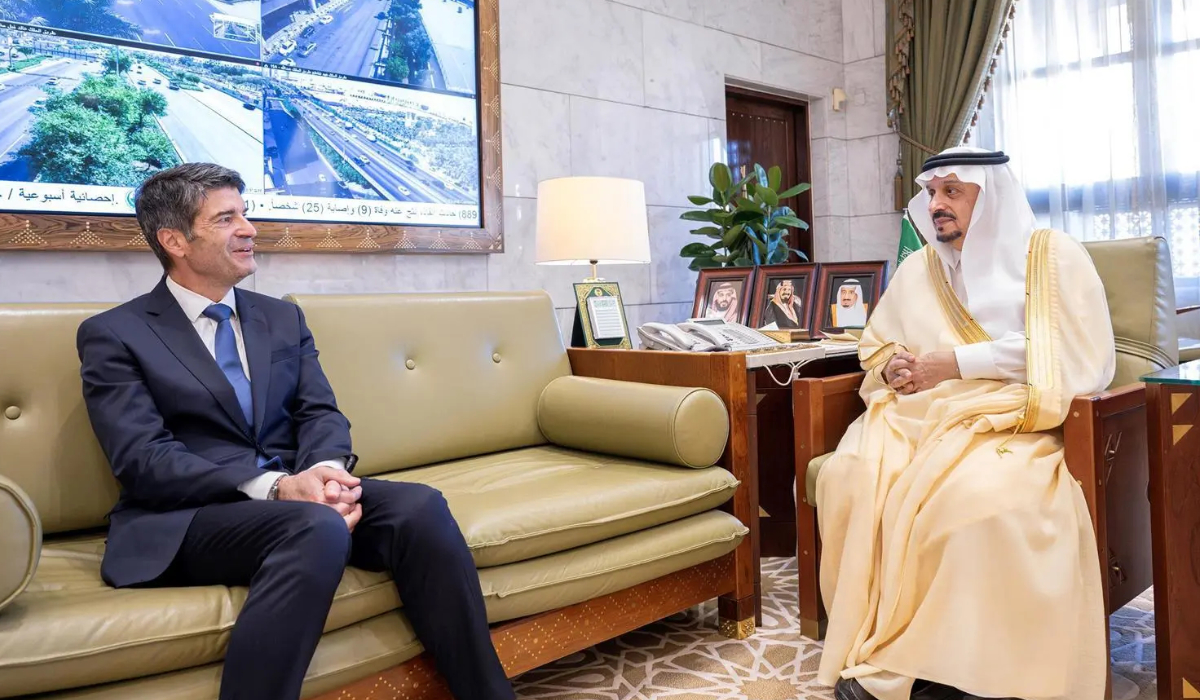 Prince Faisal bin Bandar holds talks with Patrick Maisonnave in Riyadh. (SPA)