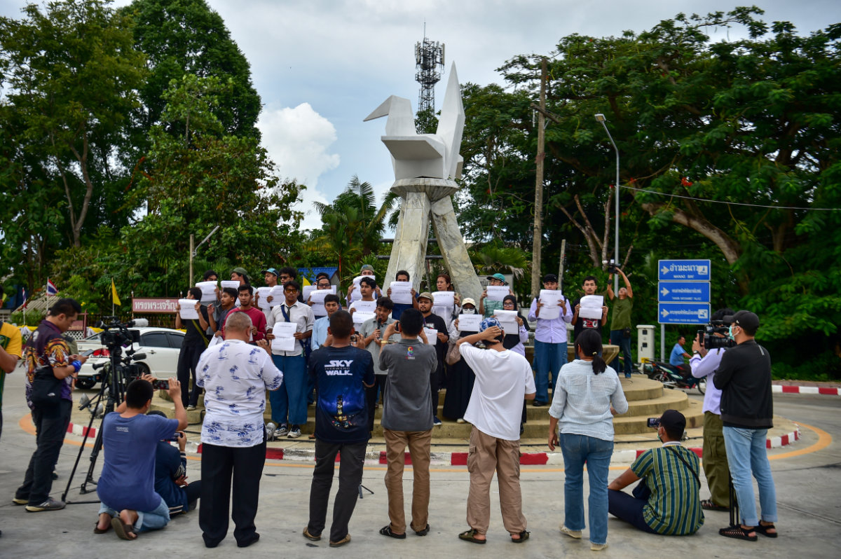 Thailand apologizes for 2004 massacre of 85 Muslims; UN rights experts fear justice fading
