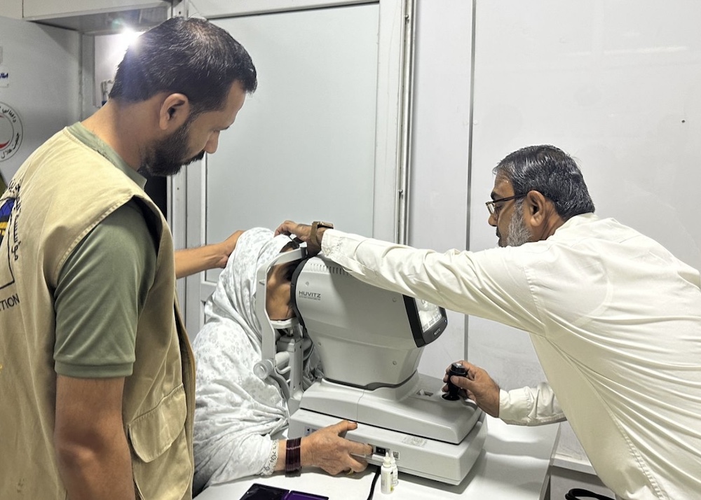 A doctor examines an eye patient at the Afghan Red Crescent Society Central Hospital in Kabul on Oct. 22, 2024. (ARCS)