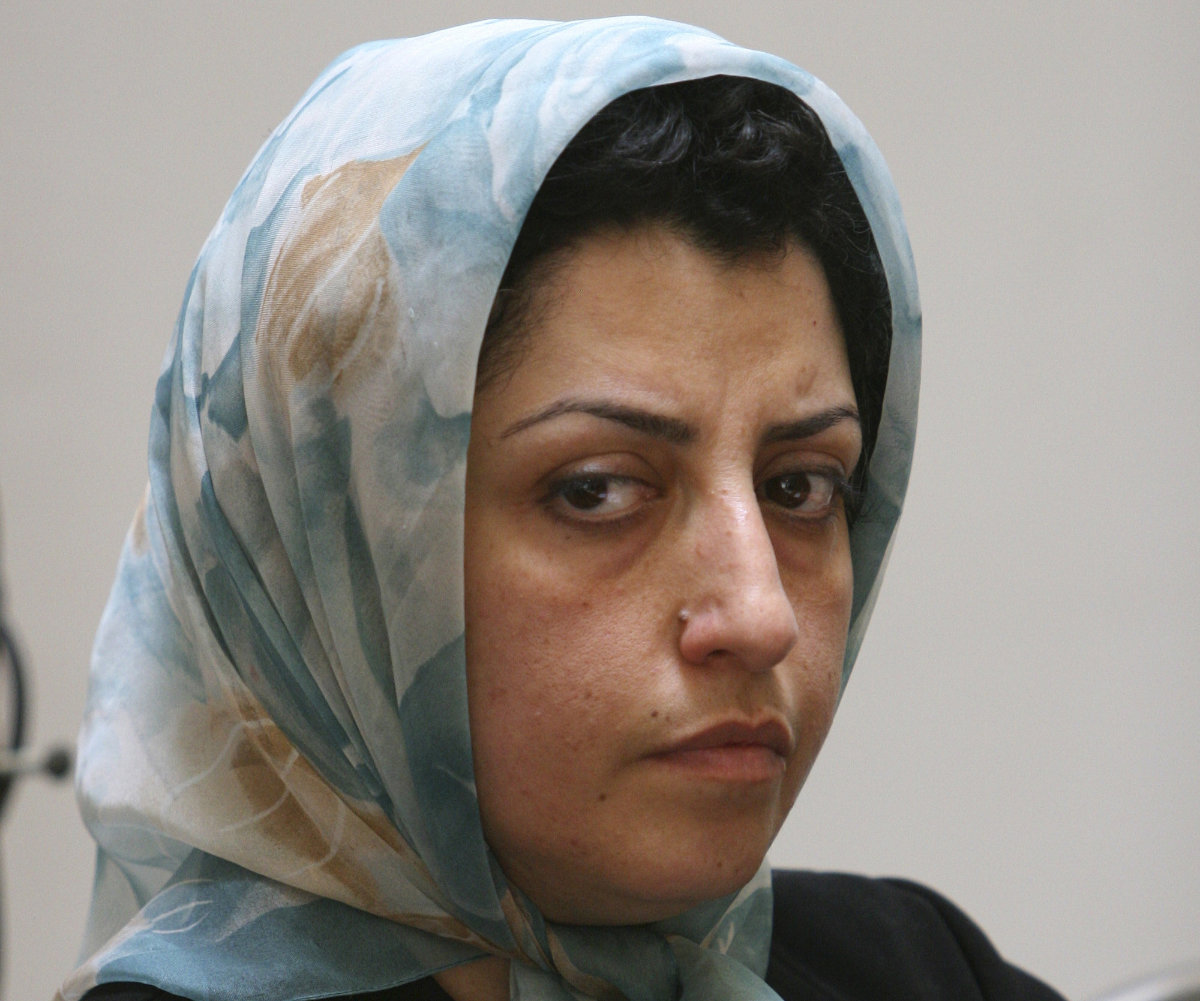 Prominent Iranian human rights activist Narges Mohammadi attends a meeting on women's rights in Tehran, Iran, on Aug. 27, 2007. (AP)