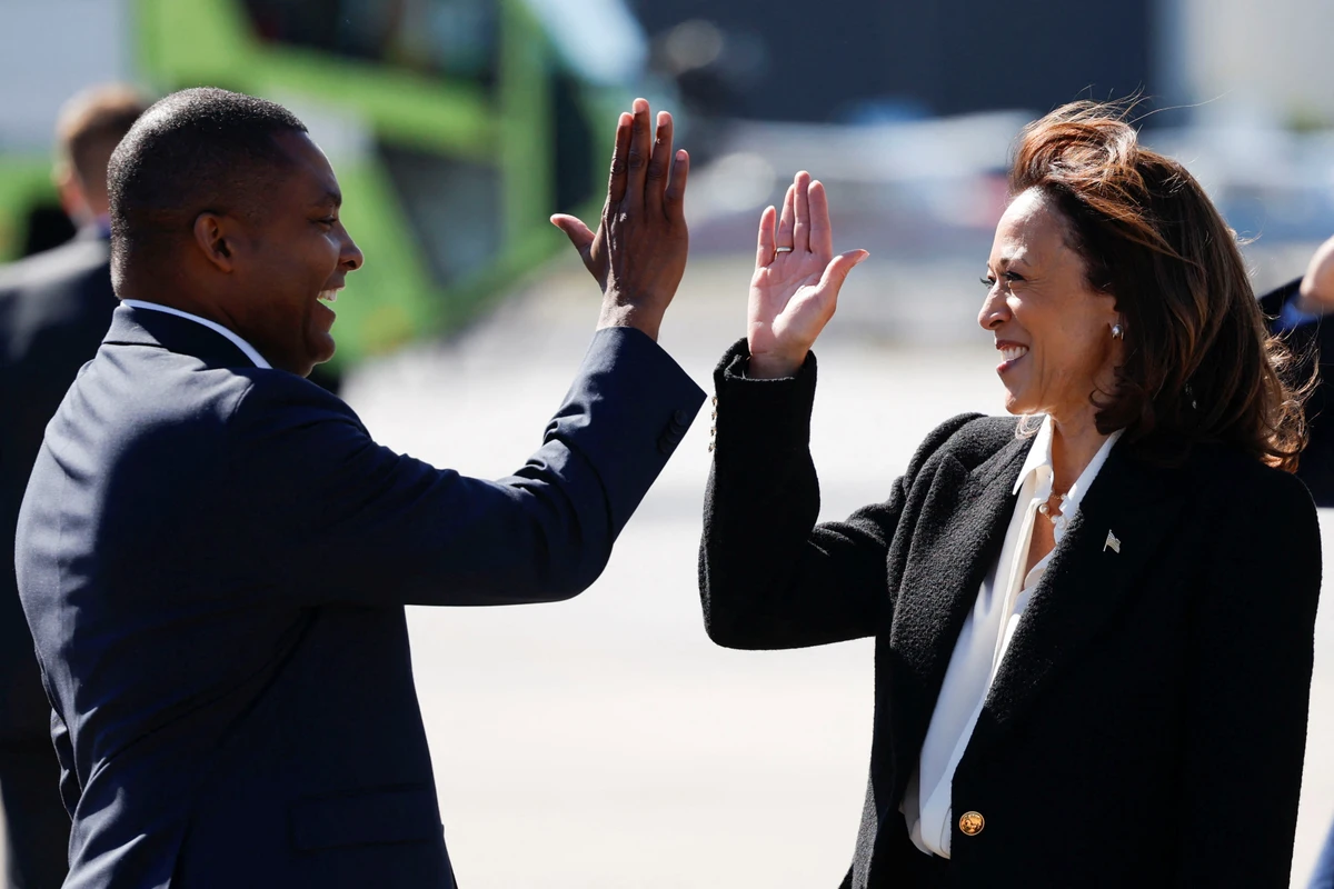 Harris’ campaign portrays her as a change-maker, conveying the old guard of the Democratic Party is fading. (Reuters)