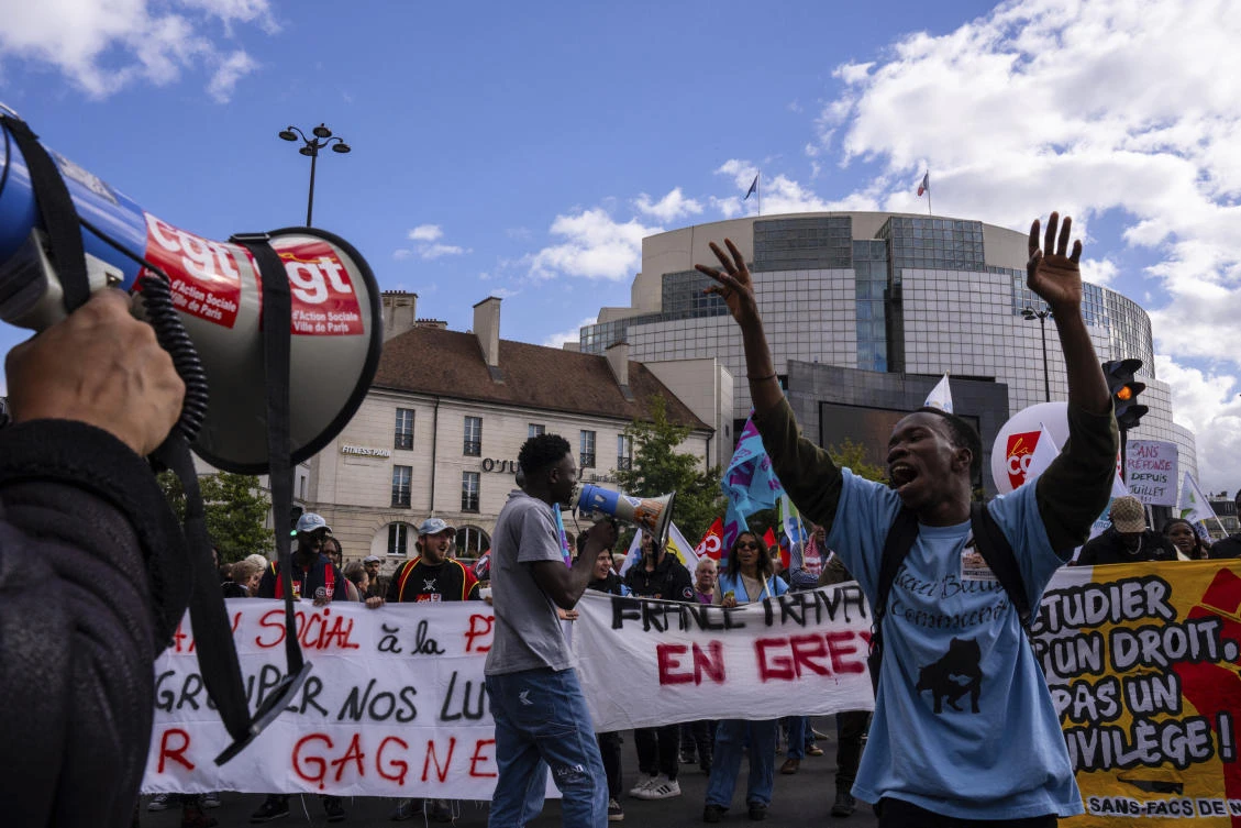 French PM lays out plan for stricter immigration policy