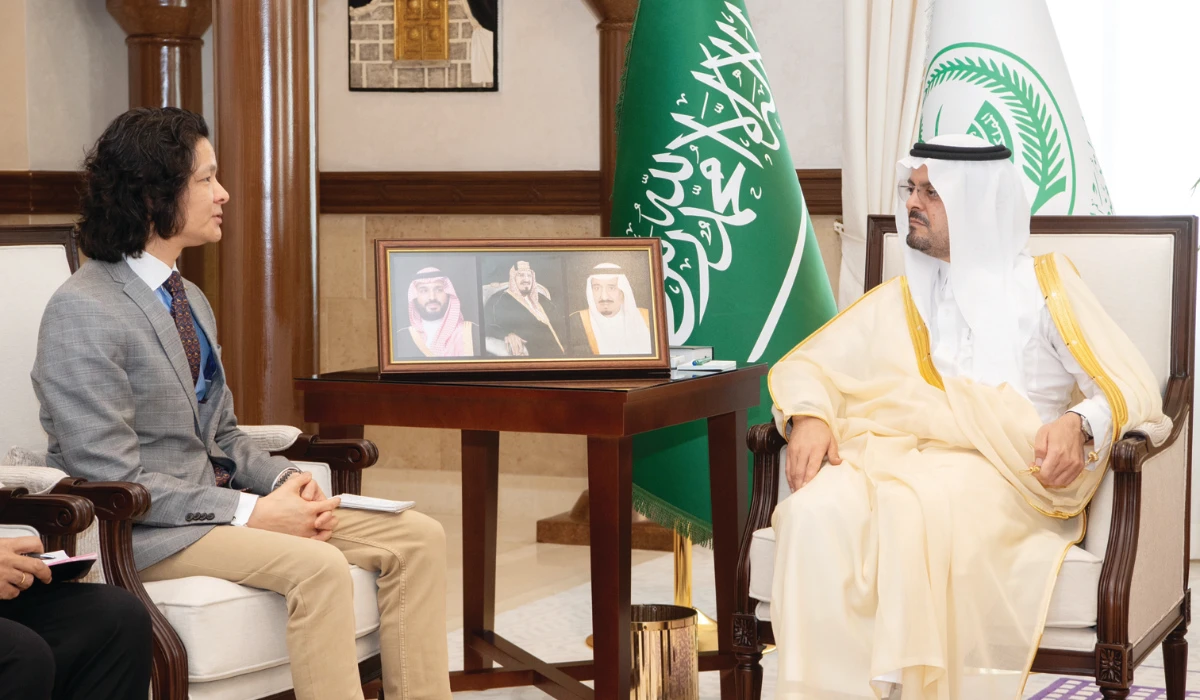 Prince Saud bin Mishal bin Abdulaziz holds talks with Dao Le in Jeddah. (Supplied)