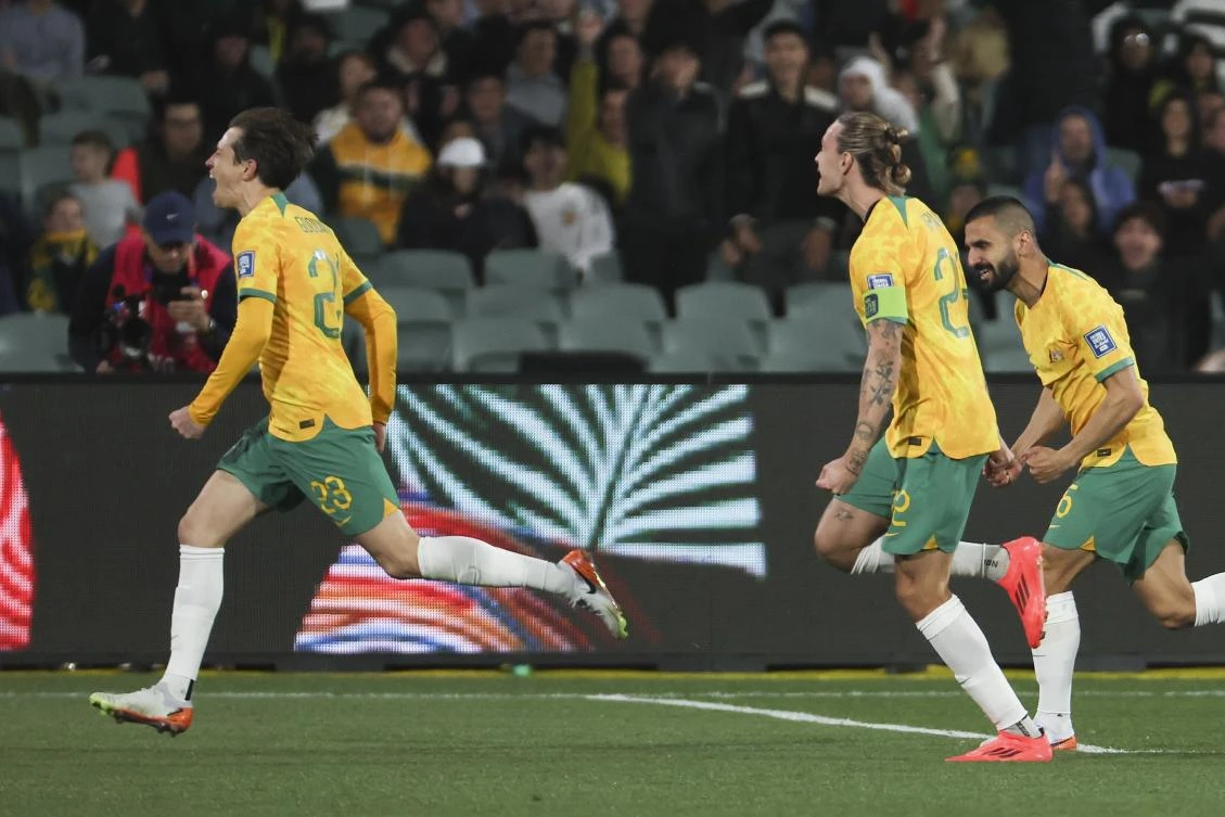 Australia revive World Cup hopes with 3-1 win over China