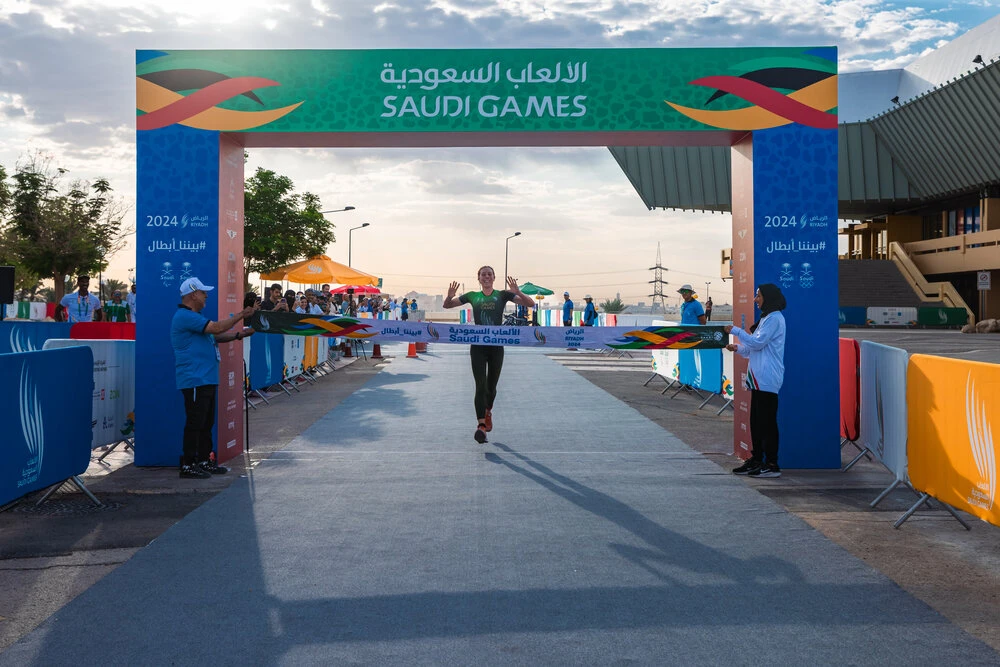 The 2024 Saudi Games’ CEO Princess Dilayl bint Nahar crowned on Saturday the male and female winners of the triathlon competition which was held at the Prince Faisal bin Fahd Olympic Complex. (Supplied)