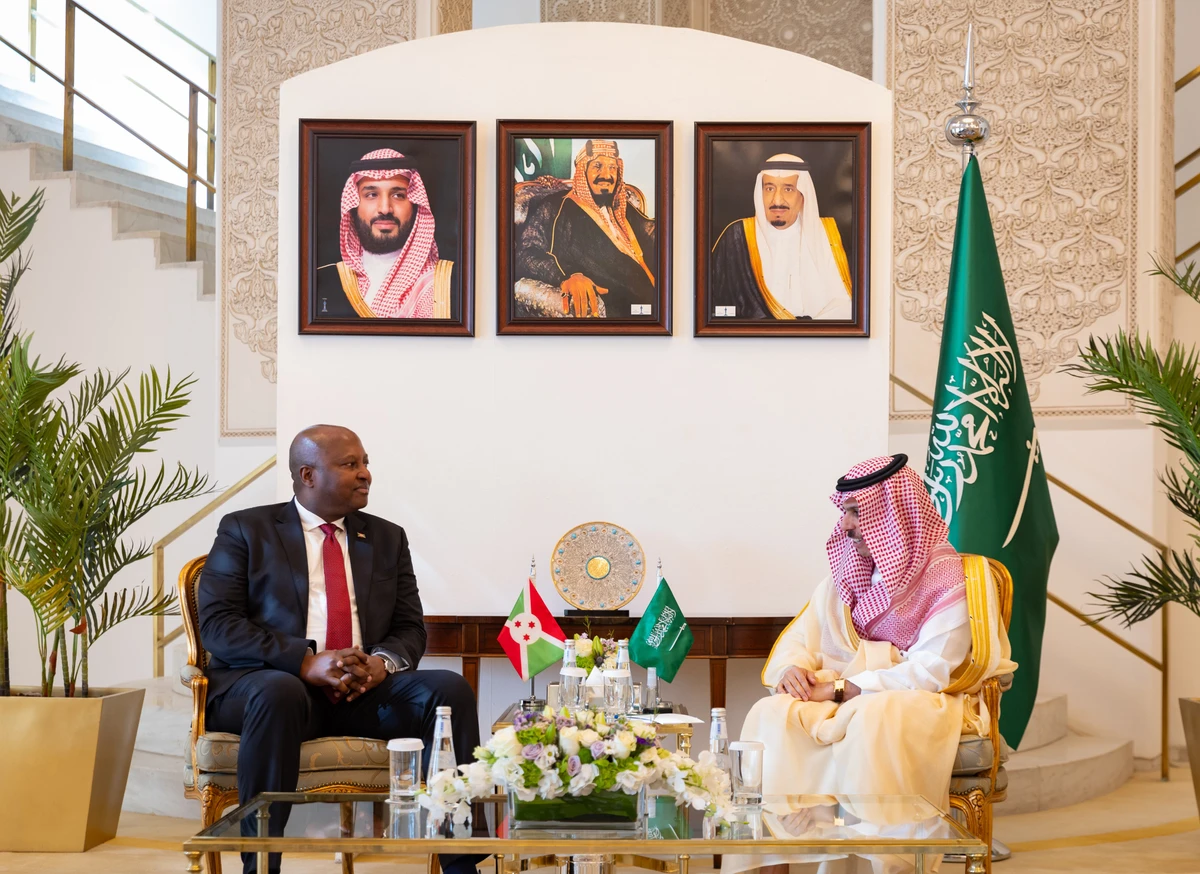 Saudi Foreign Minister Prince Faisal bin Farhan bin Abdullah receives his Burundian counterpart Albert Shingiro in Riyadh on Sunday. (SPA)