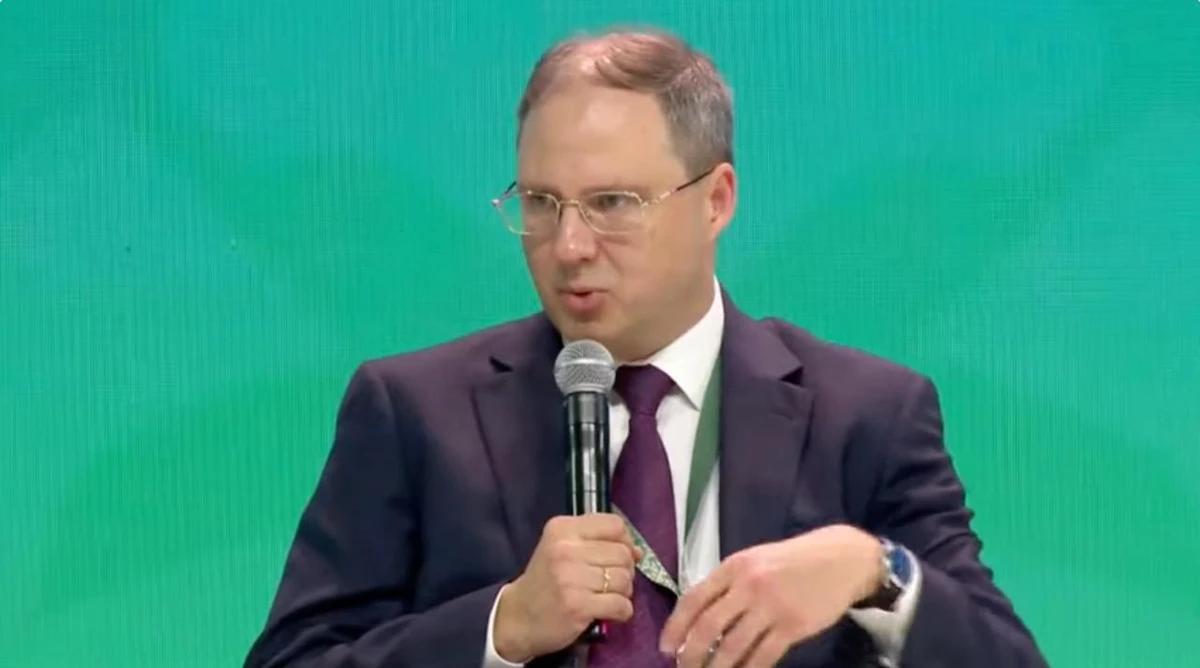 Russian Deputy Minister of Economic Development Alexey Gruzdev highlighted the remarkable speed of AI’s growth in the global market. Screenshot