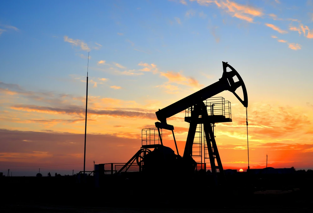 Brent crude futures rose 95 cents, or 1.27 percent to $75.91 at 6:02 a.m. Saudi time. Shutterstock