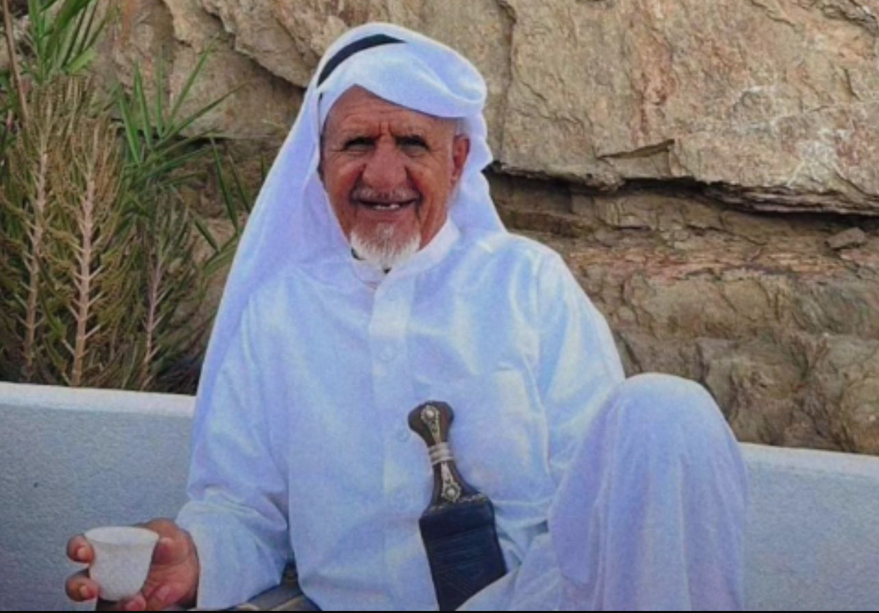 80-year-old Saudi tour guide welcomes foreign visitors to Najran with English tours