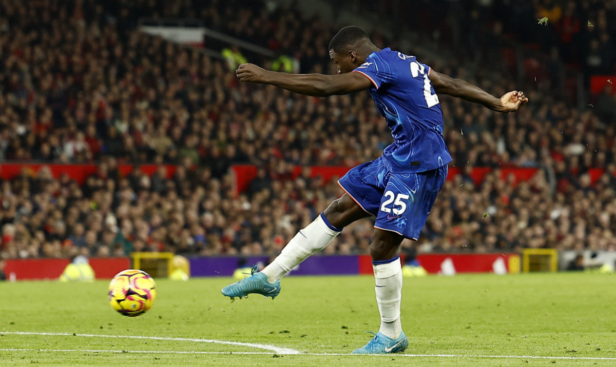 Chelsea’s Moises Caicedo scores their equalizing goal during the Premier League match against Manchester United at Old Trafford in Manchester, UK, on Sunday. (Reuters)