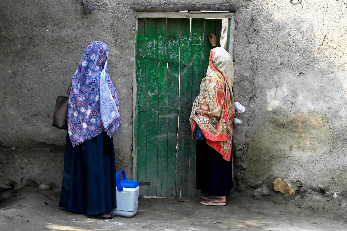Pakistan anti-polio drive struggles against militants, mistrust