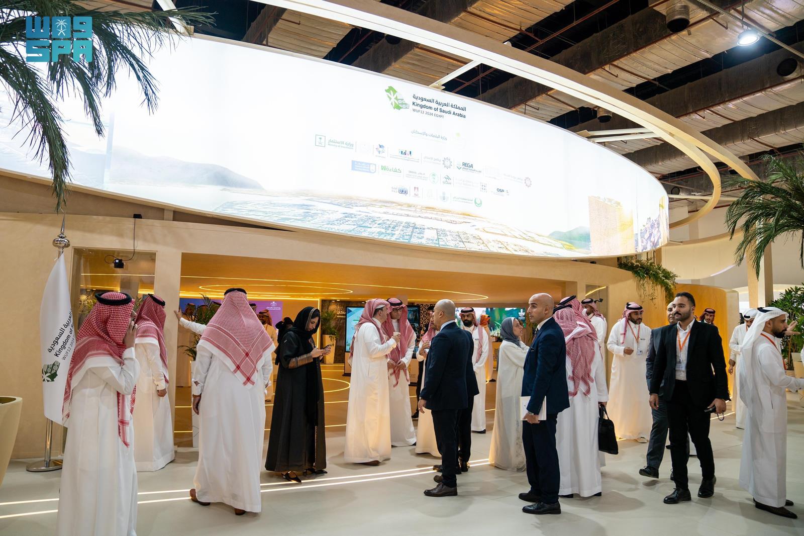 The municipality of Baha region highlighted Vision 2030 objectives and the Kingdom’s urban development initiatives, along with the standards followed by the municipality. (SPA)