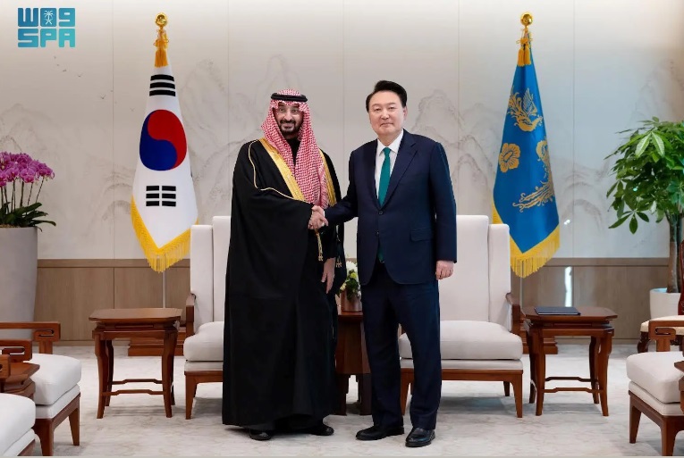 Prince Abdullah bin Bandar bin Abdulaziz, Saudi Arabia’s minister of national guard, met on Wednesday with Korea’s President Yoon Suk Yeol in Seoul where they discussed bilateral relations and ways to boost ties. (SPA)
