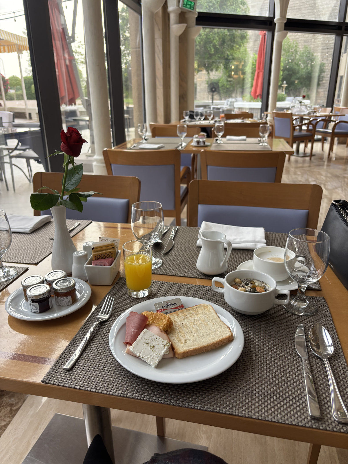 Solo dining an emerging trend challenging Saudi traditional culture