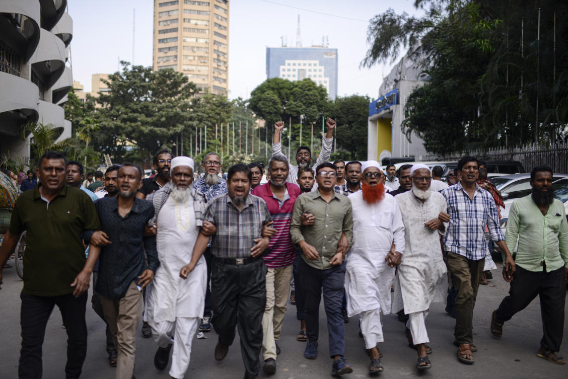 Tensions ran high throughout Sunday with the anti-Hasina protesters saying that they would not allow the party to hold any public rally under any circumstances. Above, Bangladesh Nationalist Party activists protest to counter former prime minister Sheikh Hassan’s Awami League party rally on Nov. 10, 2024. (AP)
