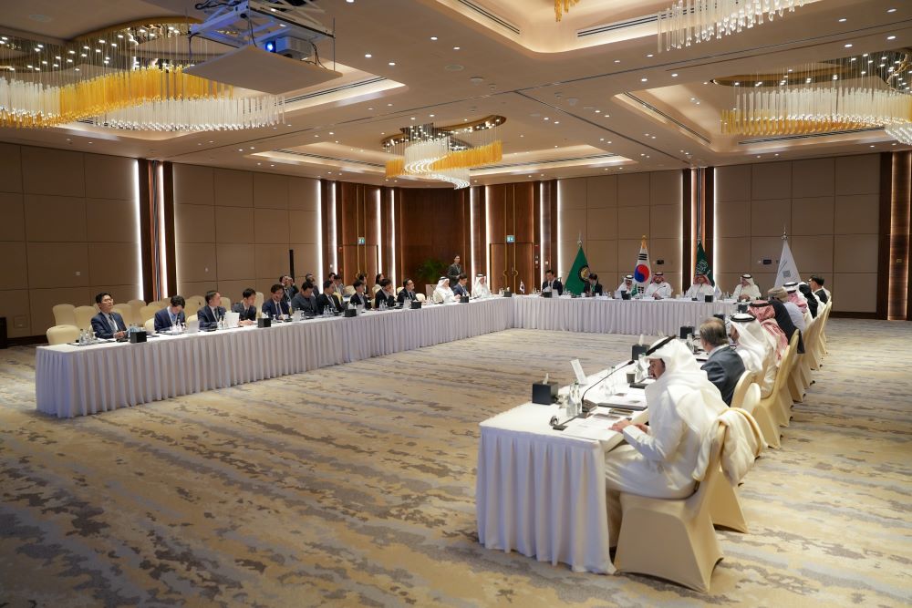 Delegates at the Korea-GCC Cooperation Seminar at the Marriot DQ Hotel in Riyadh. (AN Photo/Jafar AlSaleh)