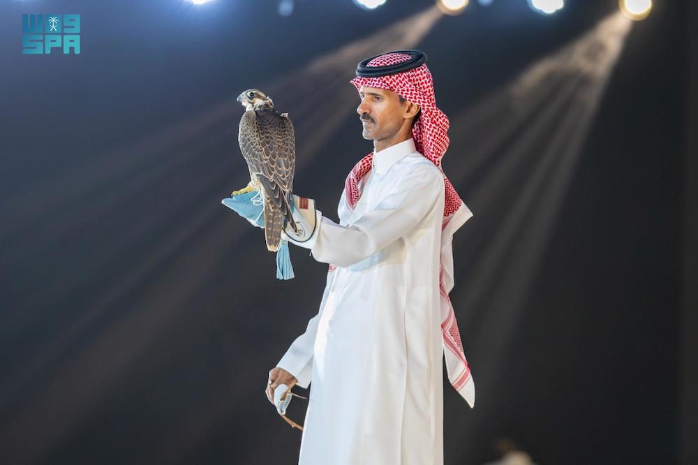 The event plays a vital role in preserving Saudi Arabia’s cultural, economic and historical heritage while supporting falconry activities and developing the local falcon auction market. (SPA)