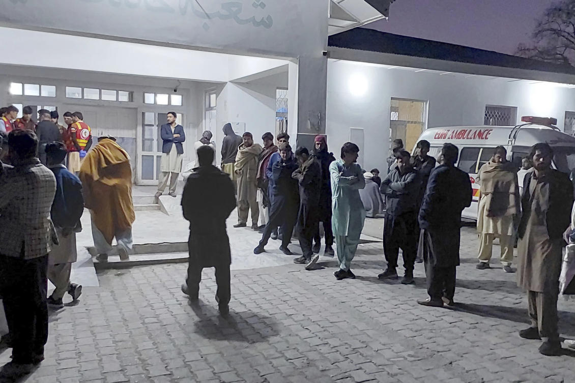 Local residents and volunteers gather and wait for the arrival of victims of gunmen firing incident on passenger vehicles, at a hospital in Parachinar, in Kurram district of Pakistan’s northwestern Khyber Pakhtunkhwa province, on Nov. 21, 2024. (AP)