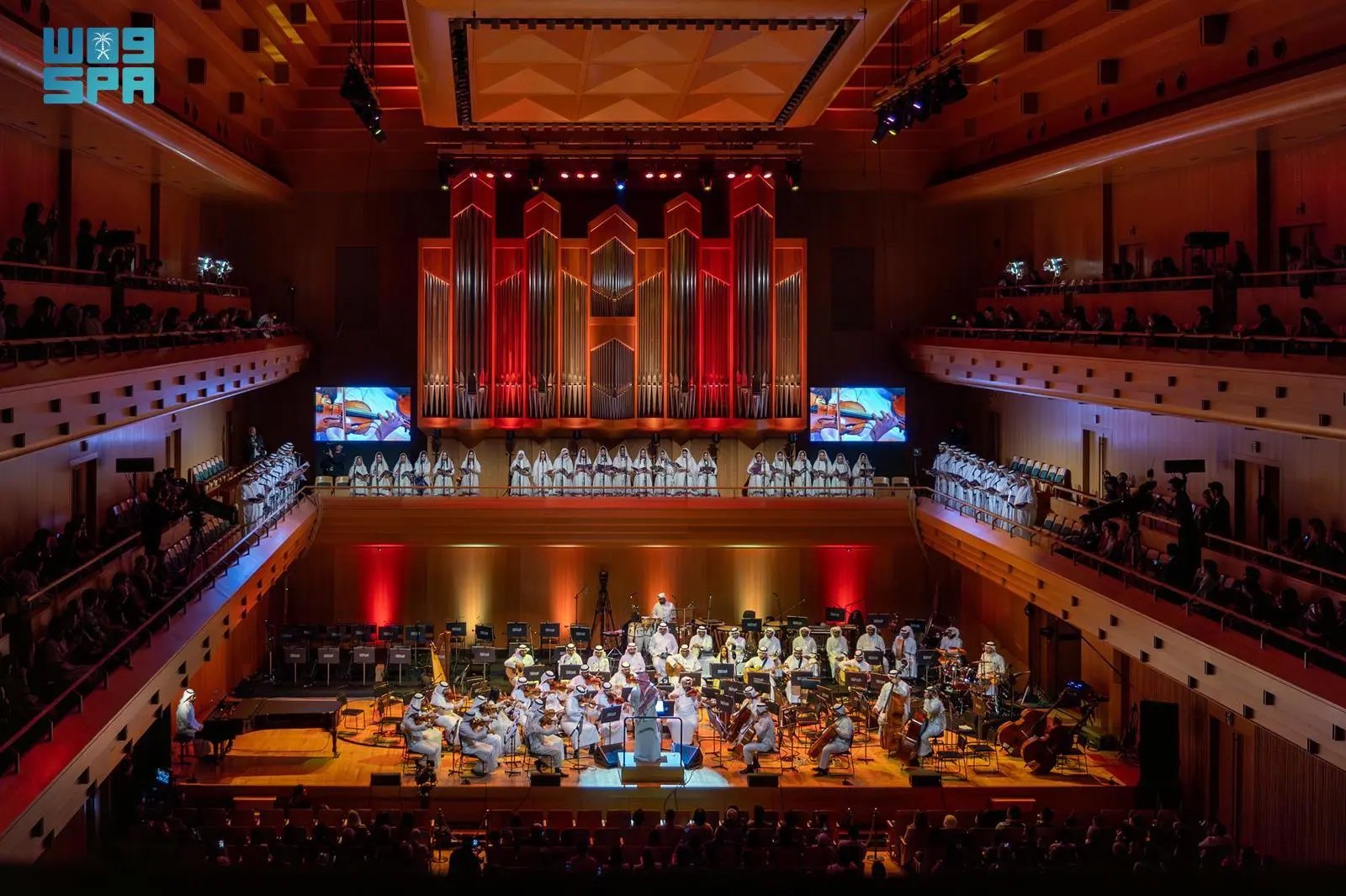 The Saudi National Orchestra and Choir gave a finale performance on Friday at the Tokyo Opera City Theater of its “Masterpieces of the Saudi Orchestra” concert. (SPA)