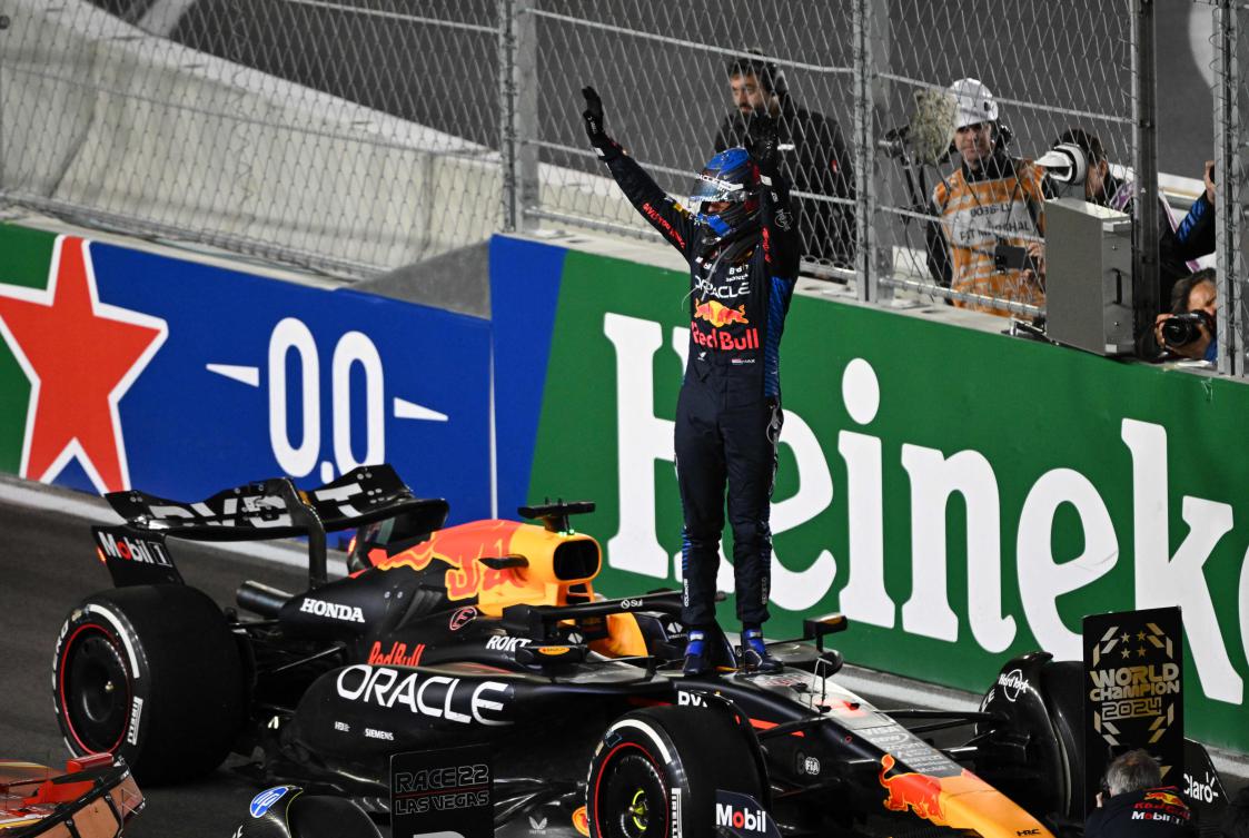 Verstappen wins fourth consecutive Formula One world title