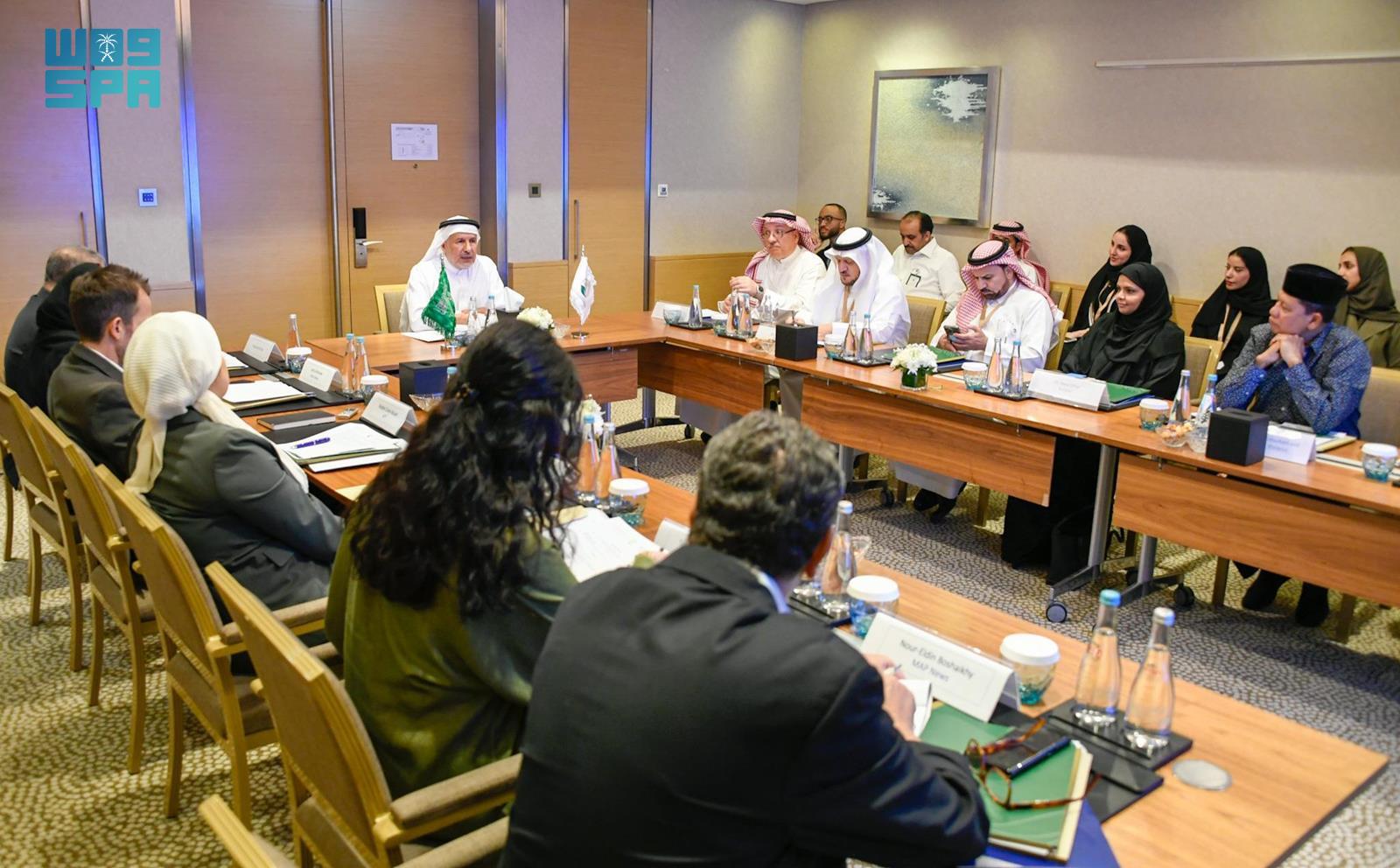 KSrelief Supervisor-General Dr. Abdullah Al-Rabeeah hosted a media roundtable to discuss the goals and expectations of the two-day conference. (SPA)
