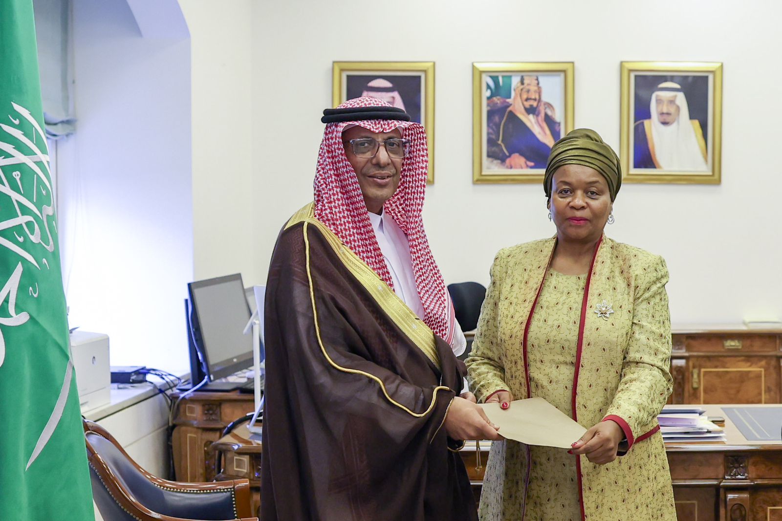 Saudi Crown Prince Mohammed bin Salman received a written message from South African President Cyril Ramaphosa on Monday, which addressed relations between the two nations. (SPA)