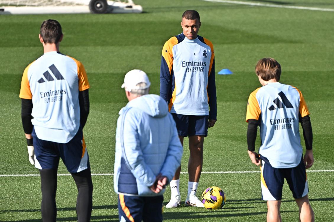 Real Madrid’s French forward Kylian Mbappe takes part in a training session at Real Madrid sport city in Valdebebas, outside Madrid, ahead of their Spanish league match against Getafe on Nov. 30, 2024. (AFP)