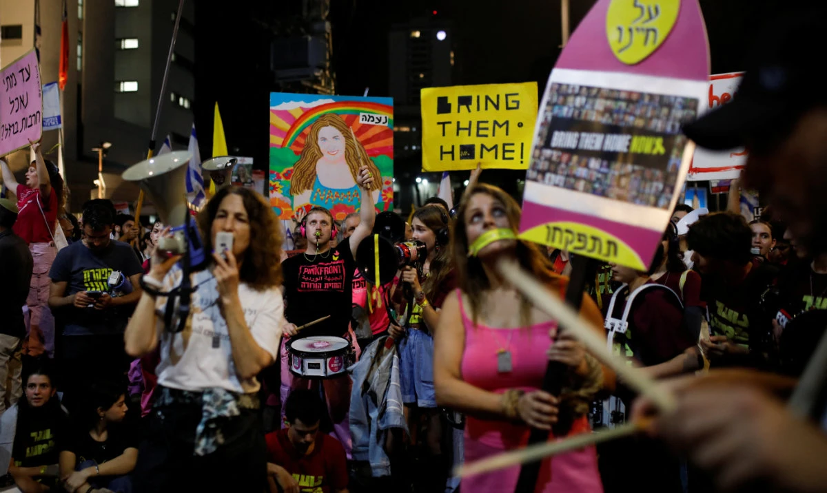 Protesters attend a demonstration against Israeli Prime Minister Benjamin Netanyahu's government and demand a deal to release all hostages held in Gaza, amid the Israel-Hamas conflict, in Tel Aviv, Israel November 2, 2024. (Reuters)