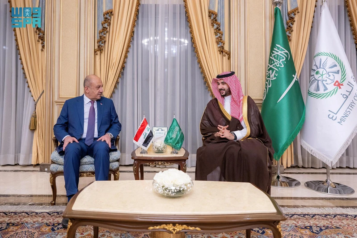 Saudi Defense Minister Prince Khalid bin Salman and his Iraqi counterpart Thabet Al-Abbasi signed a memorandum of understanding on Monday aimed at strengthening cooperation in the military field. (SPA)