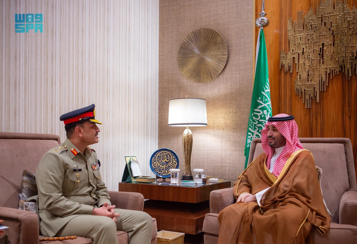 Saudi Crown Prince Mohammed bin Salman meets with Pakistani Army Chief General Asim Munir in Riyadh on Wednesday. (SPA)