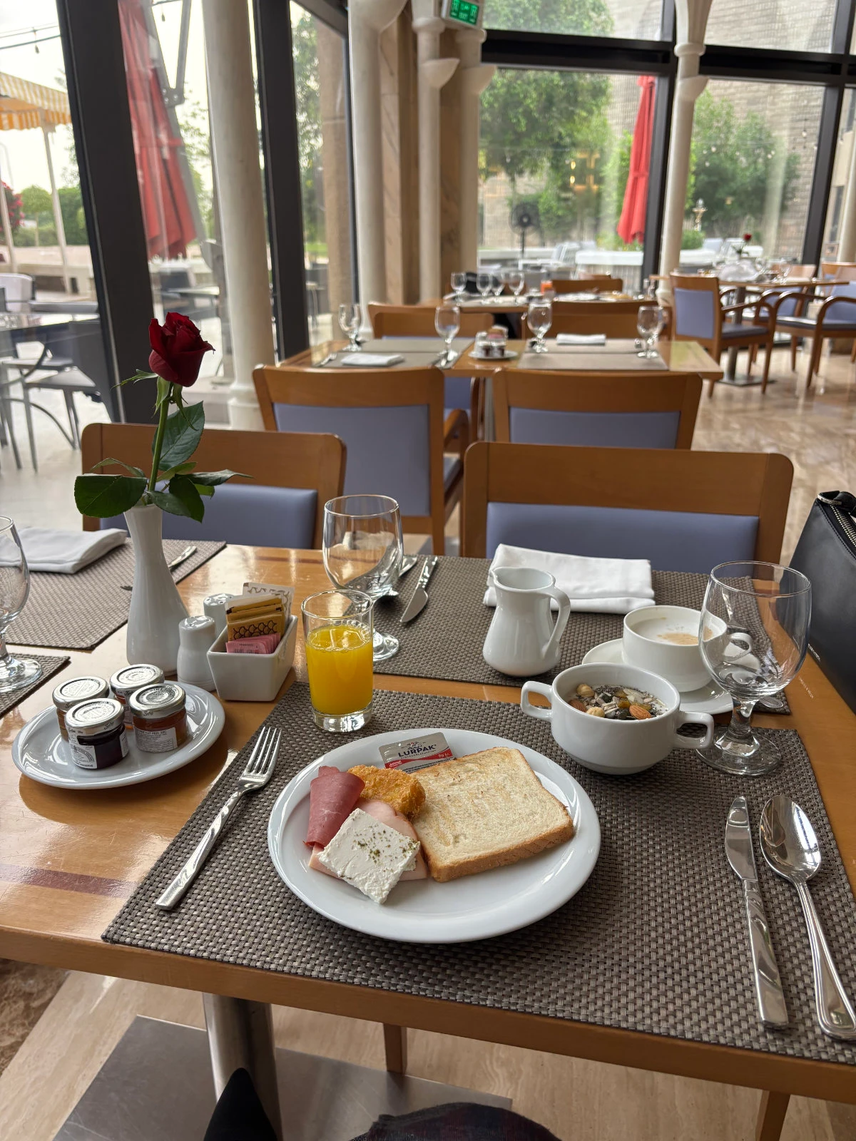 Solo dining an emerging trend challenging Saudi traditional culture